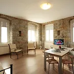 Theresia- Tailor Made Aparthotel Triest