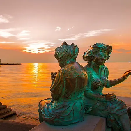 Theresia- Tailor Made