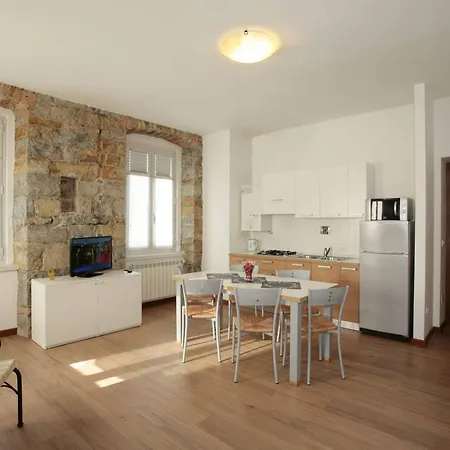 Theresia- Tailor Made 2* Triest