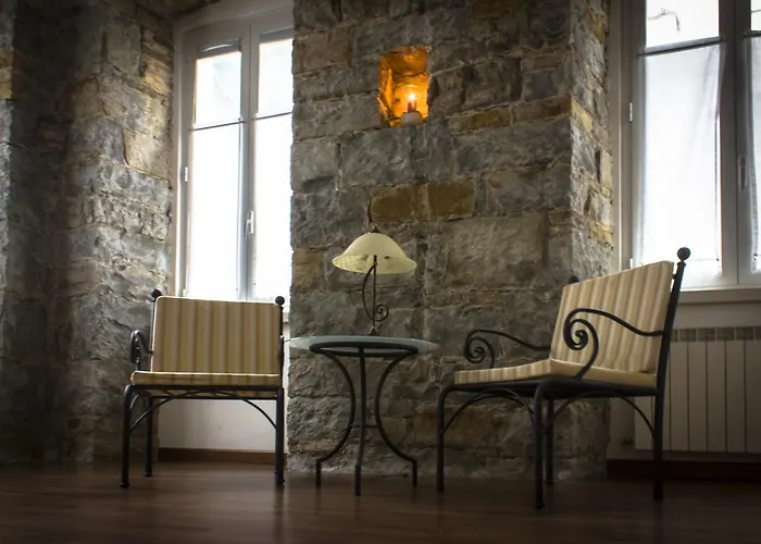 Theresia- Tailor Made ترييستي